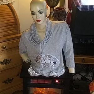 Sequined velvet bottom sweatshirt